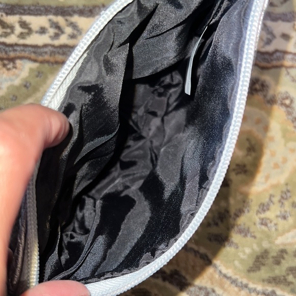 GUESS Travel Clutch (Never Used) - Picture 3 of 3